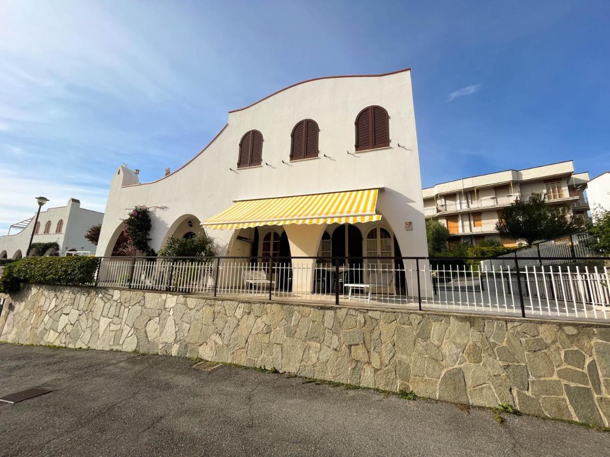 Casa La Perla - Con Terrazza Panoramica, Piscina E Free Parking