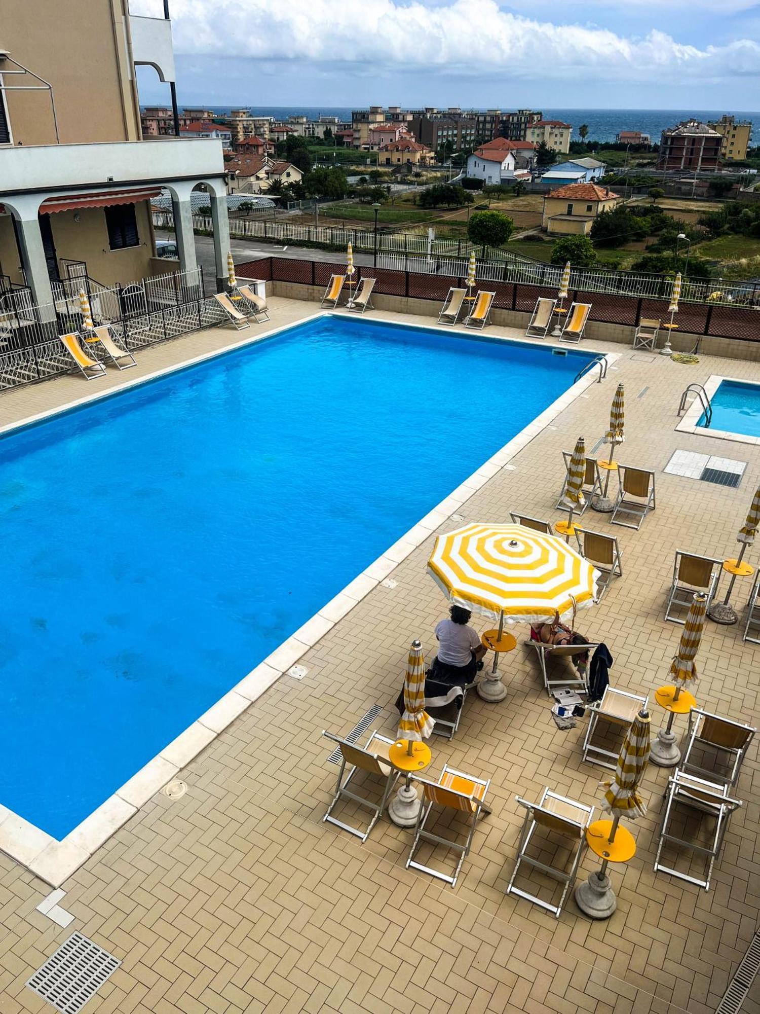 Casa La Perla - Con Terrazza Panoramica, Piscina E Free Parking Apartment Ceriale
